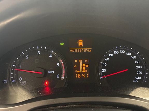 Toyota Avensis 18 of 24