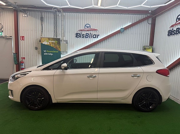 Kia Carens 8 of 16