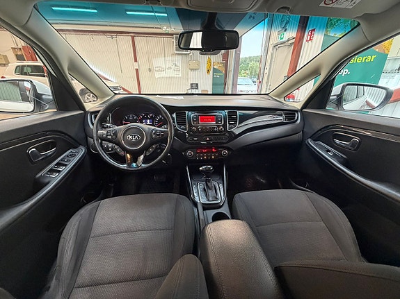 Kia Carens 13 of 16