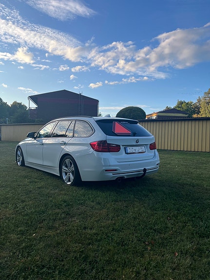 BMW 320d 3 of 8