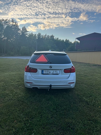 BMW 320d 4 of 8