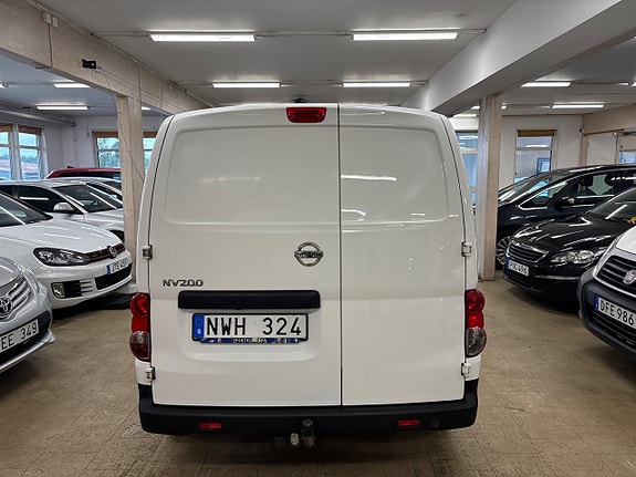 Nissan NV200 5 of 12