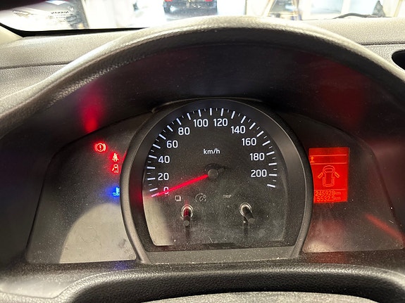 Nissan NV200 10 of 12