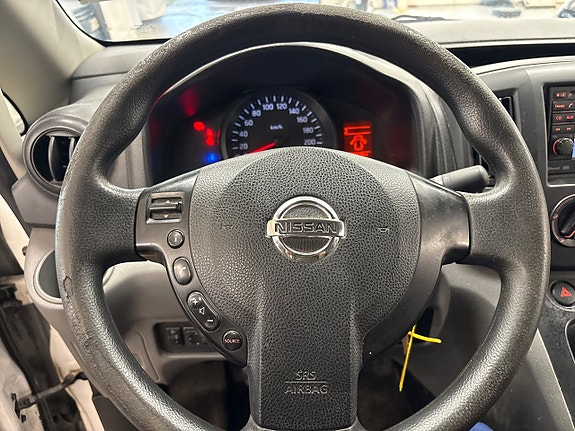 Nissan NV200 9 of 12