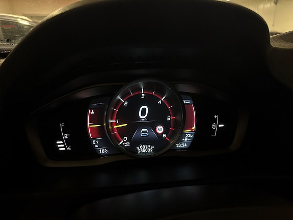 Volvo XC70 3 of 21