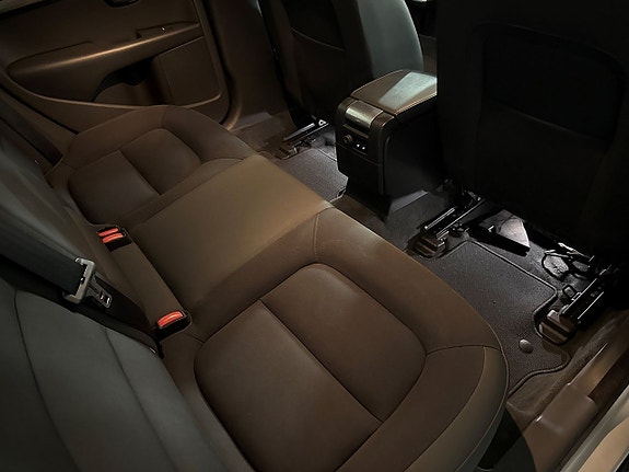 Volvo XC70 7 of 21