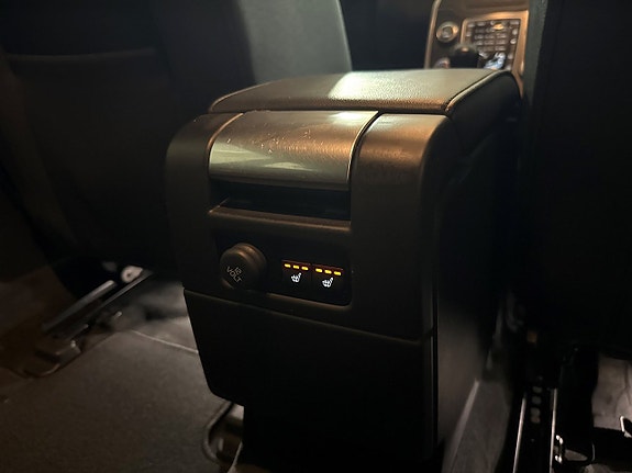 Volvo XC70 13 of 21