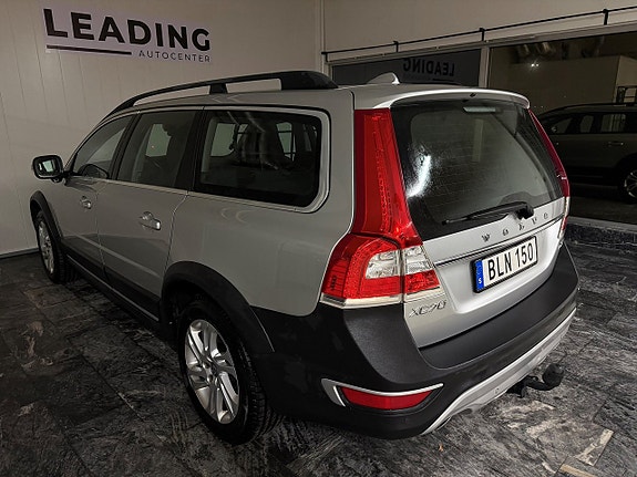 Volvo XC70 2 of 21