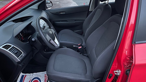 Hyundai i20 13 of 16