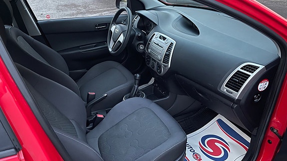 Hyundai i20 15 of 16