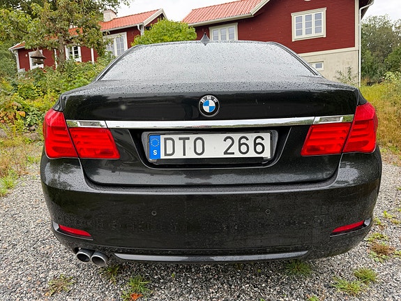 BMW 730d 2 of 10