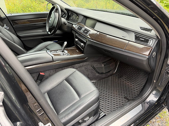 BMW 730d 6 of 10