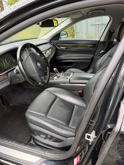 BMW 730d 7 of 10