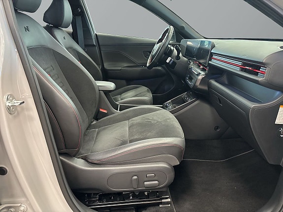 Hyundai Kona 8 of 18