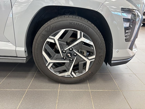 Hyundai Kona 13 of 18