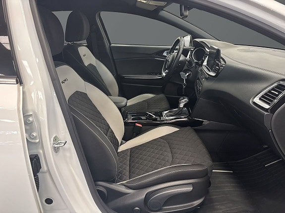 Kia ProCeed 8 of 14