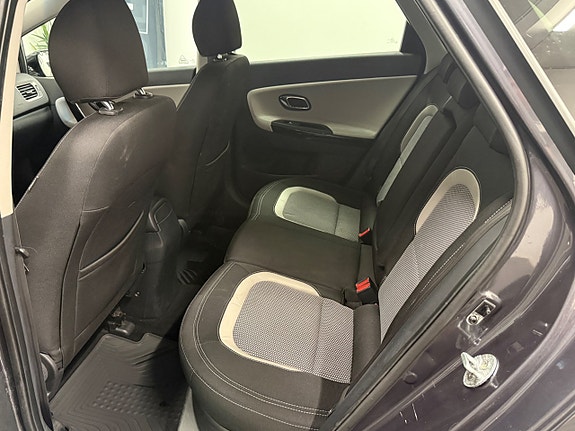 Kia Ceed 7 of 11