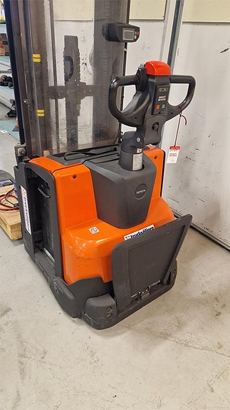 Toyota SWE120L 6 of 7