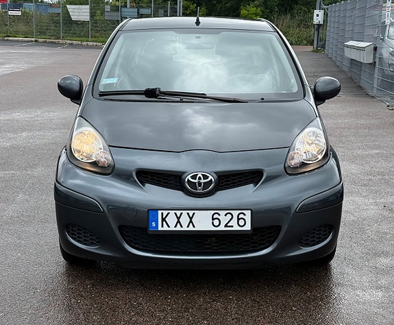 Toyota Aygo 3 of 14