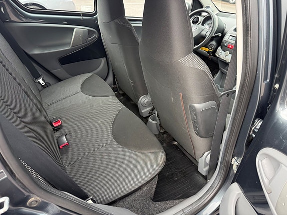Toyota Aygo 11 of 14