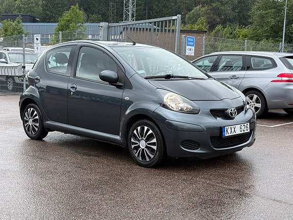 Toyota Aygo 2 of 14