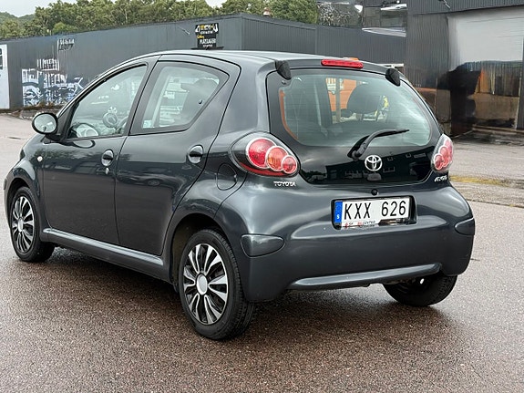 Toyota Aygo 5 of 14