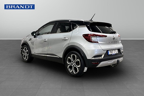 Renault Captur 2 of 9