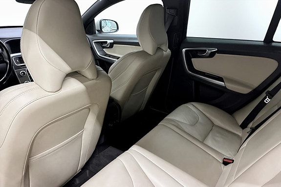Volvo V60 8 of 9