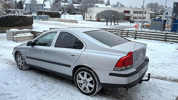 Volvo S60 2 of 2