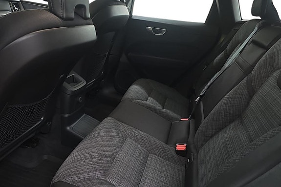 Volvo XC60 13 of 24