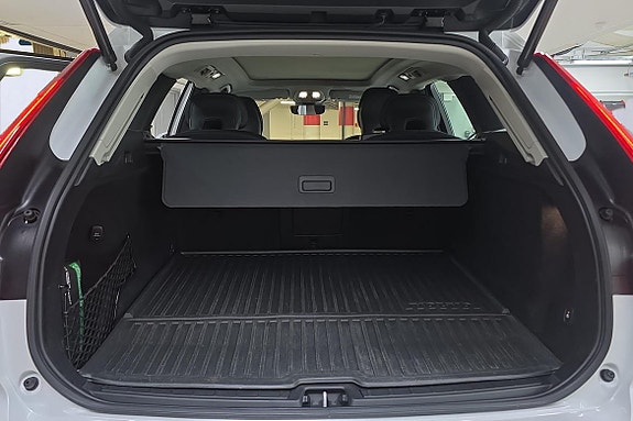 Volvo XC60 12 of 24