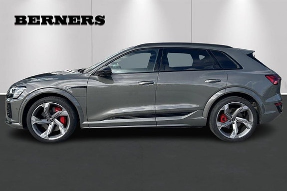 Audi SQ8 3 of 19