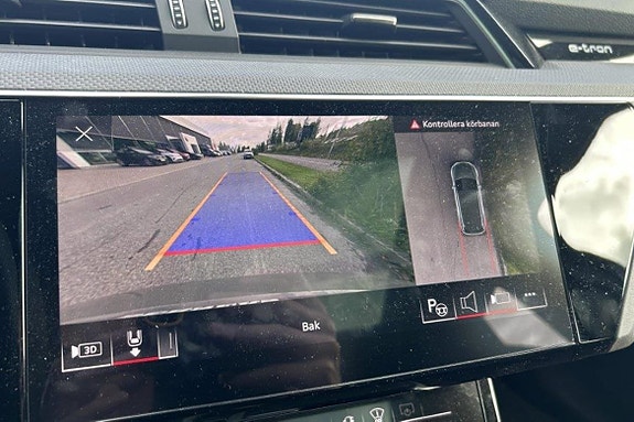Audi SQ8 18 of 19