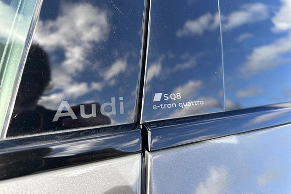 Audi SQ8 6 of 19
