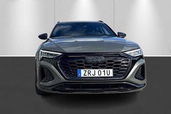 Audi SQ8 2 of 19
