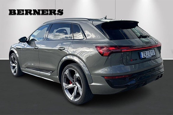 Audi SQ8 4 of 19
