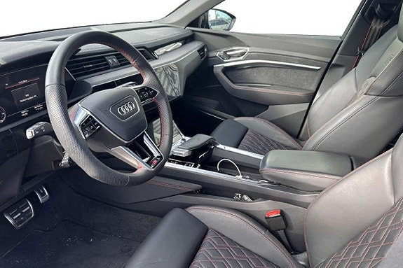 Audi SQ8 7 of 19