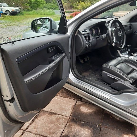 Volvo V70 5 of 7