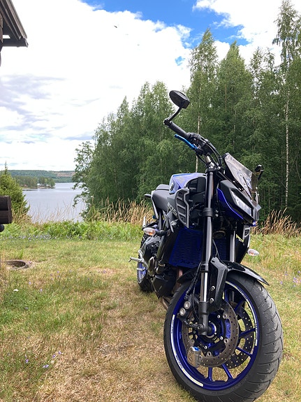 Yamaha MT-09 2 of 4
