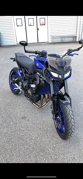 Yamaha MT-09 4 of 4
