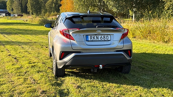 Toyota C-HR 3 of 21