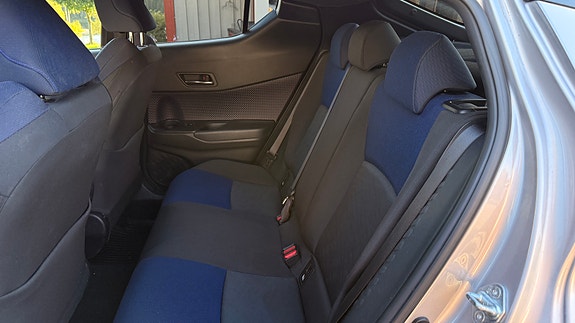 Toyota C-HR 15 of 21