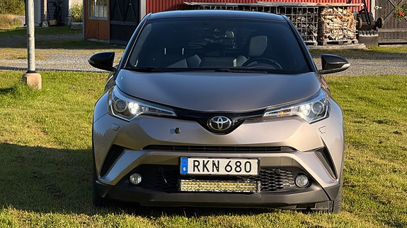 Toyota C-HR 9 of 21