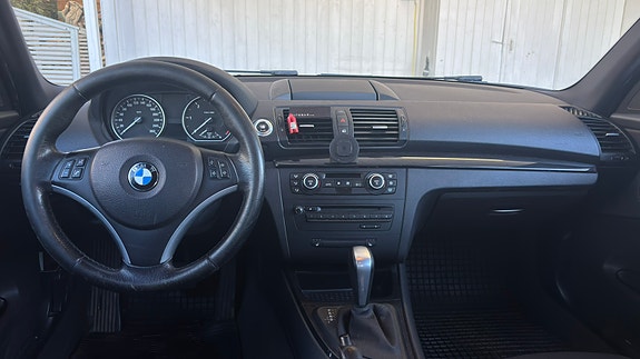 BMW 120d 4 of 5