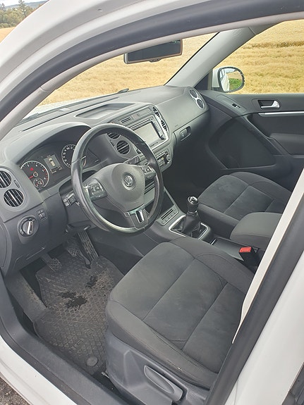 Volkswagen Tiguan 6 of 10