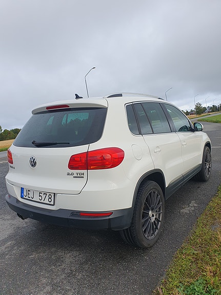 Volkswagen Tiguan 3 of 10