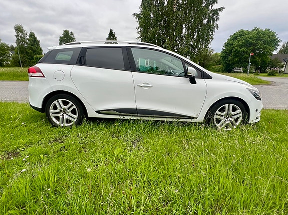 Renault Clio 2 of 9