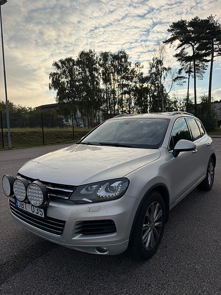 Volkswagen Touareg 2 of 7