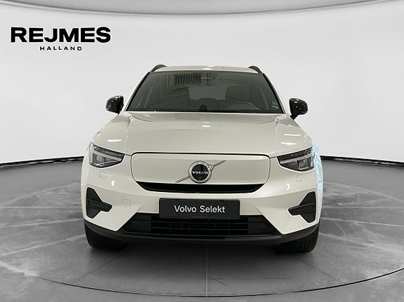 Volvo EX40 9 of 16