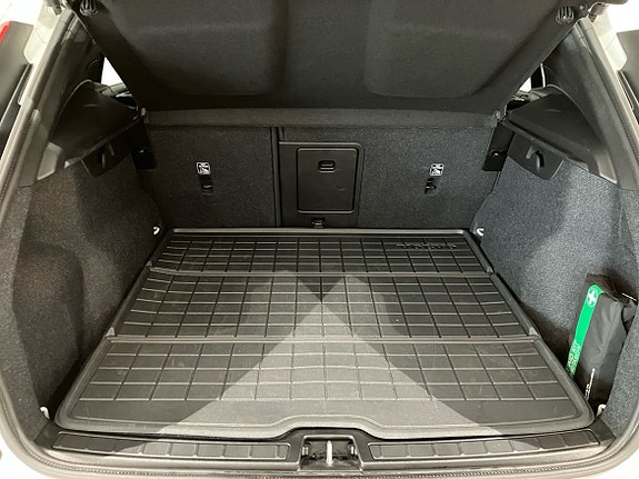 Volvo EX40 14 of 16
